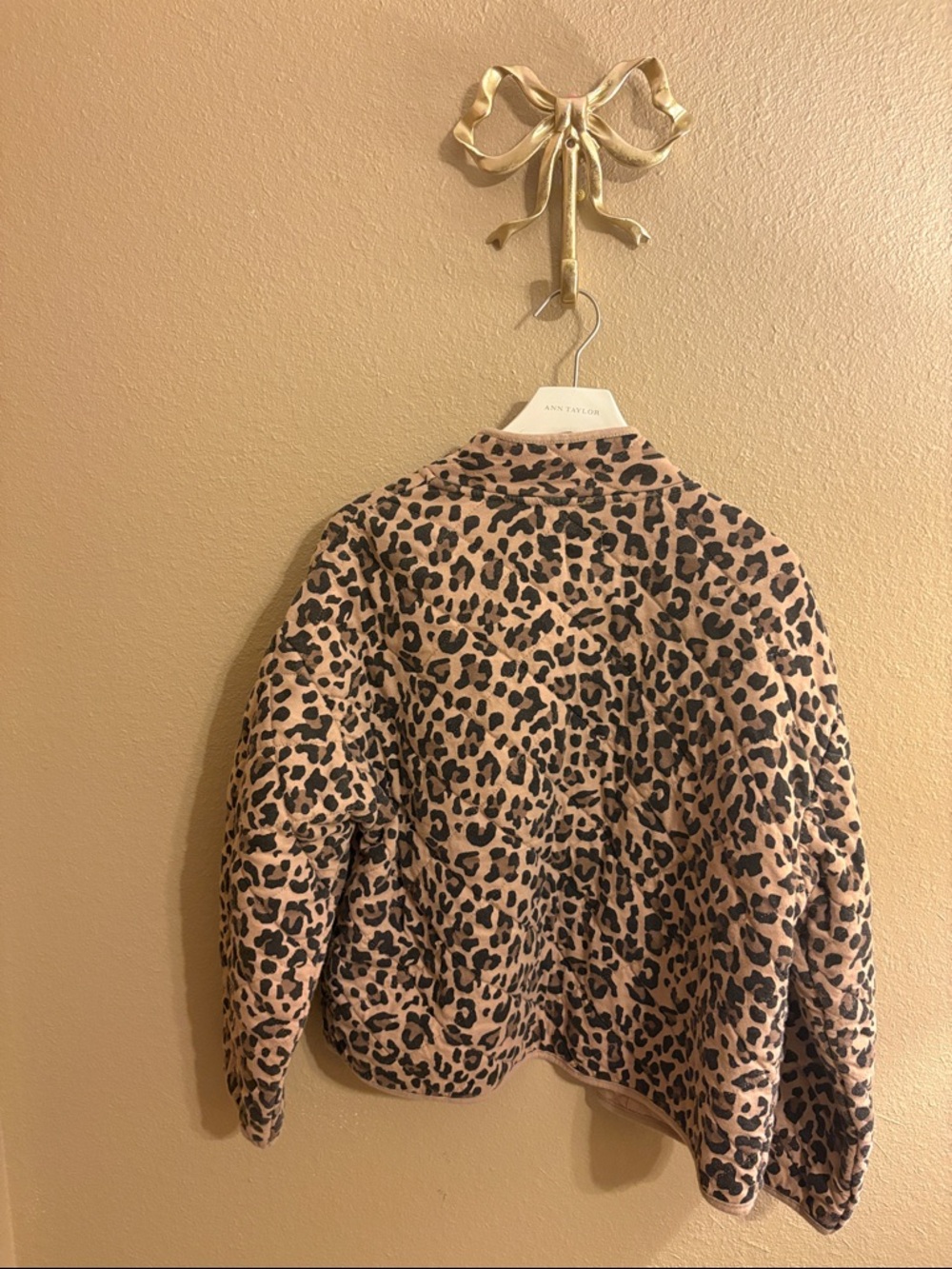 Kensie Leopard Print Utility Jacket in Tan and Black - Picture 2 of 3